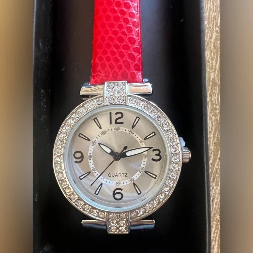 NWT Vintage Costume Jewelry AVON Rhinestone Red Mock Crock Quartz Ladies Watch